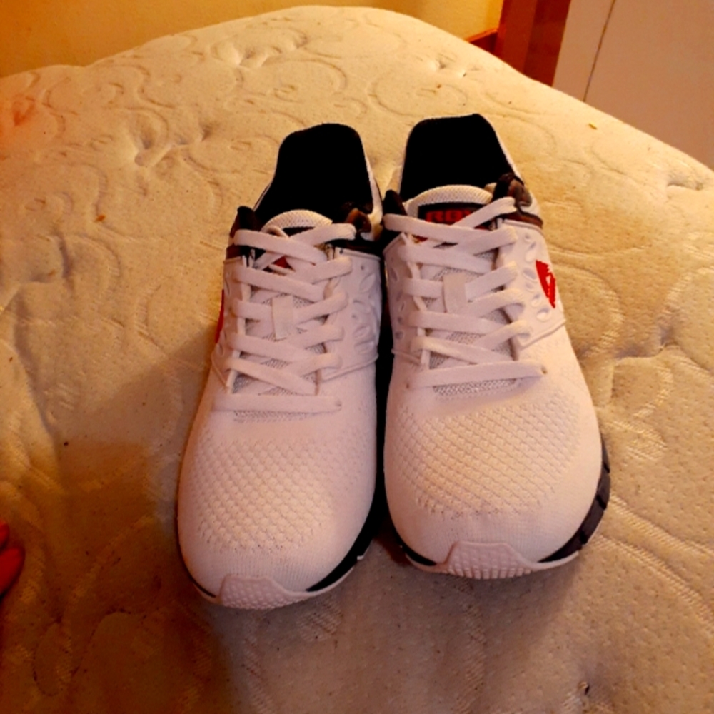 Mens reeboks size 10.5